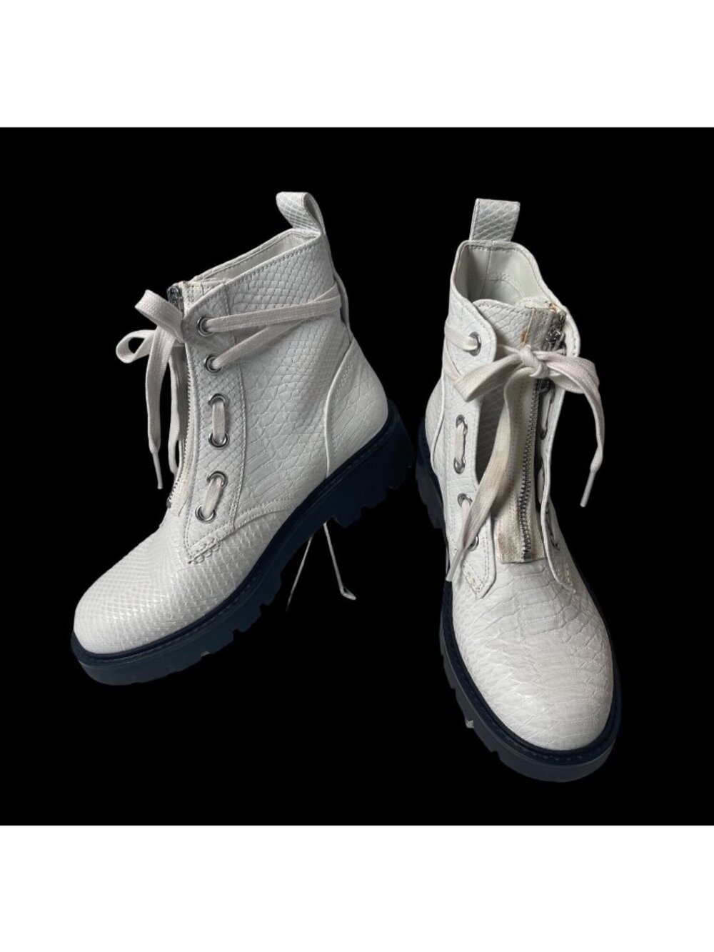 UGG Darren Combat Boots Snake Embossed White Women's US 7W - SAMPLE BOOTS - Picture 5 of 10